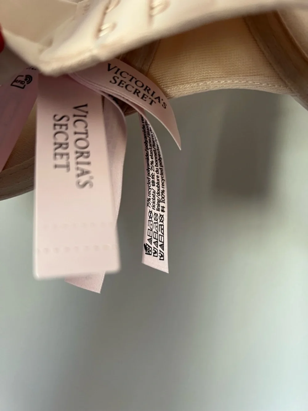 Victoria's Secret Smooth Nude Push-Up T-Shirt Bra - 38D NEW